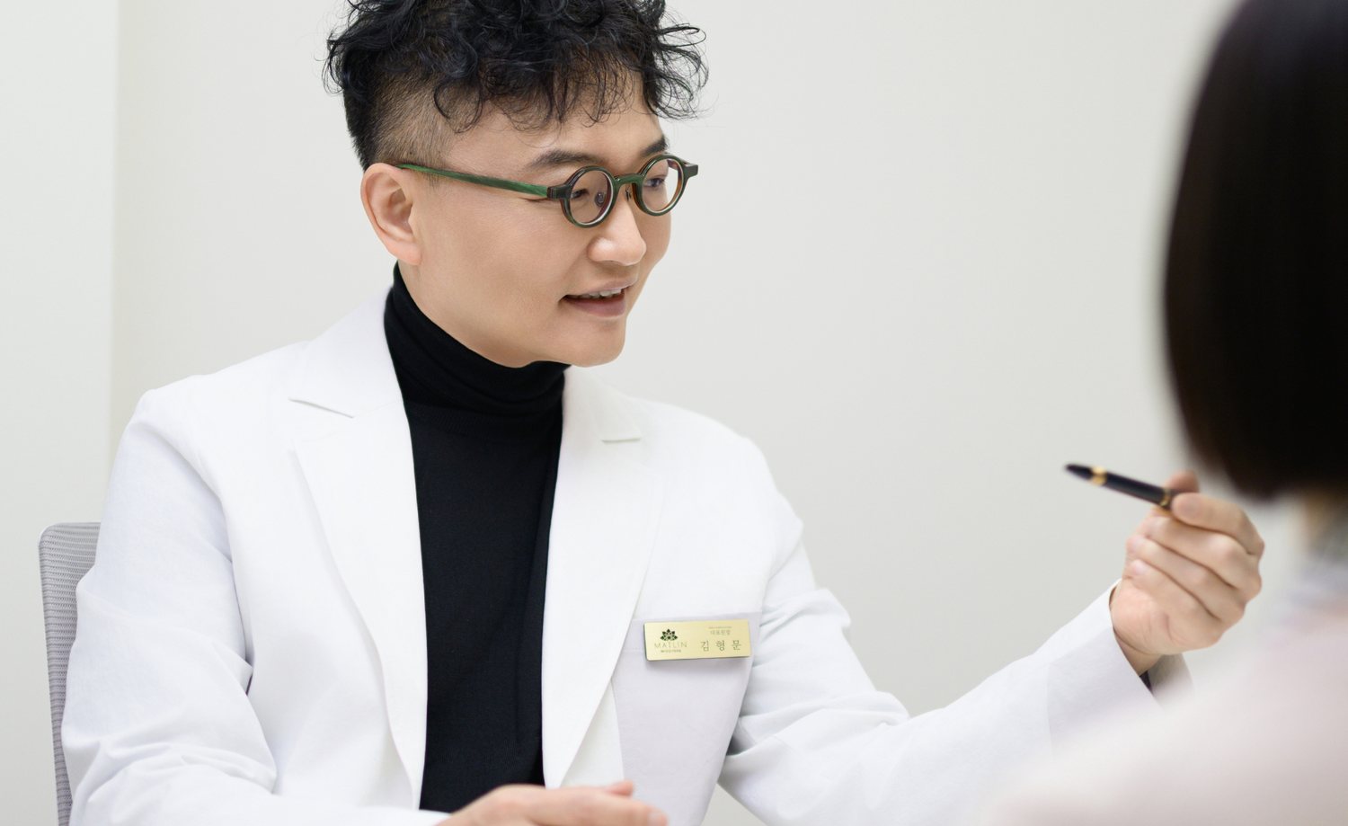 Consultation with an English-speaking coordinator