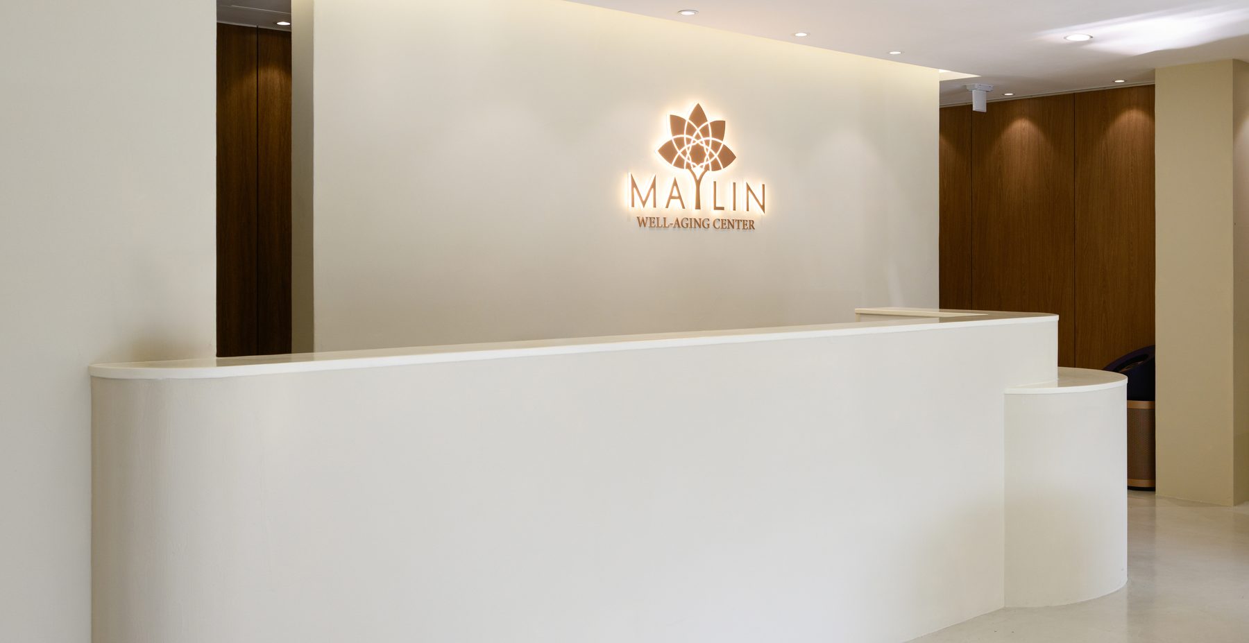 Maylin Apgujeong Clinic interior 1